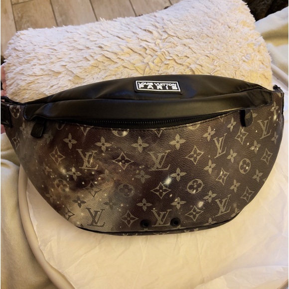 Louis Vuitton Special Edition Galaxy Bum Bag - Picture 3 of 5
